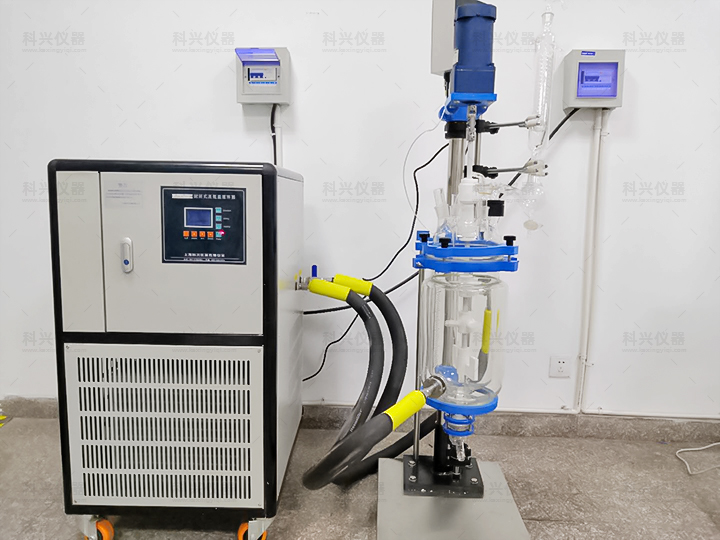 上?？婆d儀器與四川某大學合作現(xiàn)場